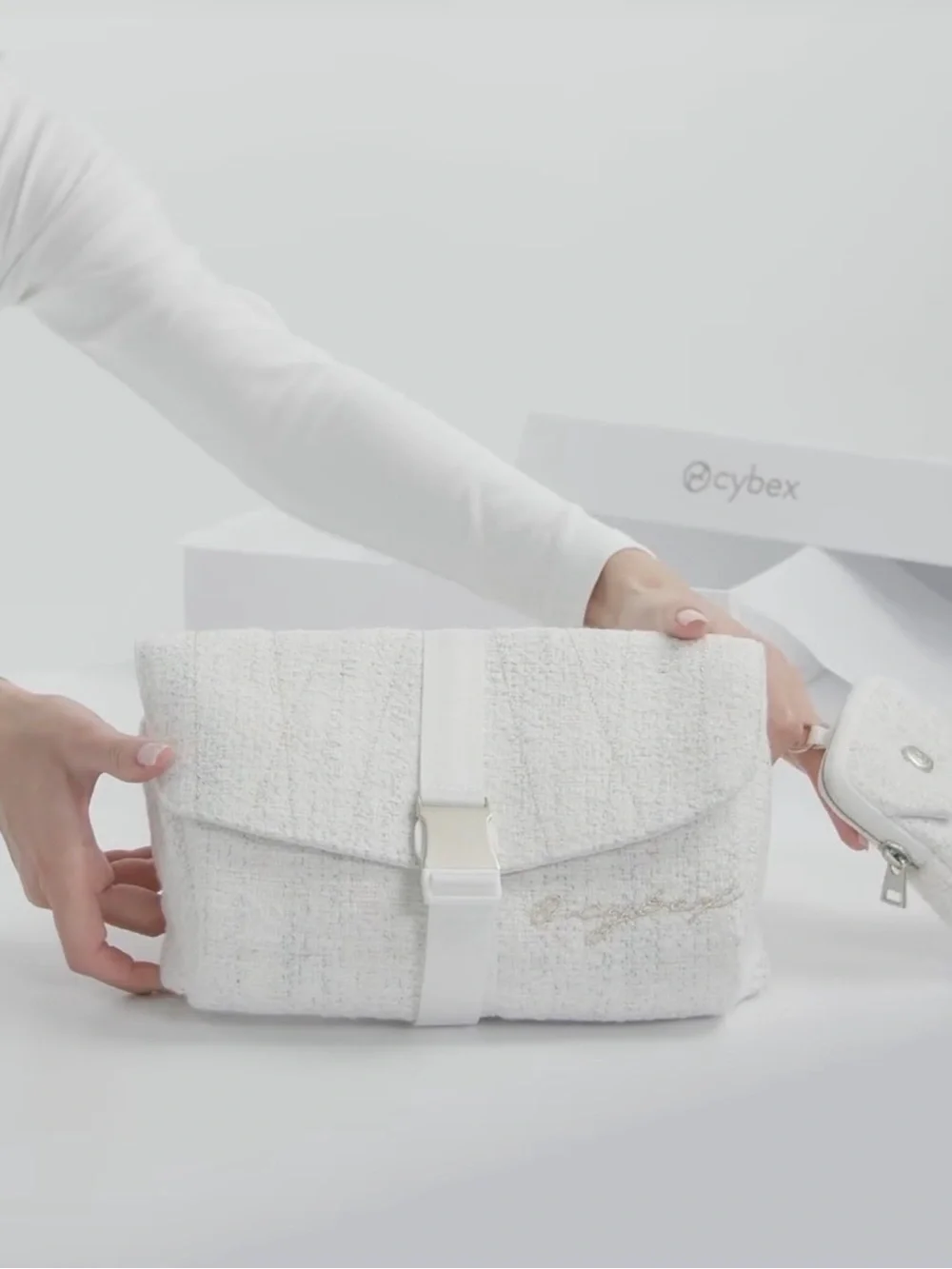 Cybex belt bag  Cream Quilted